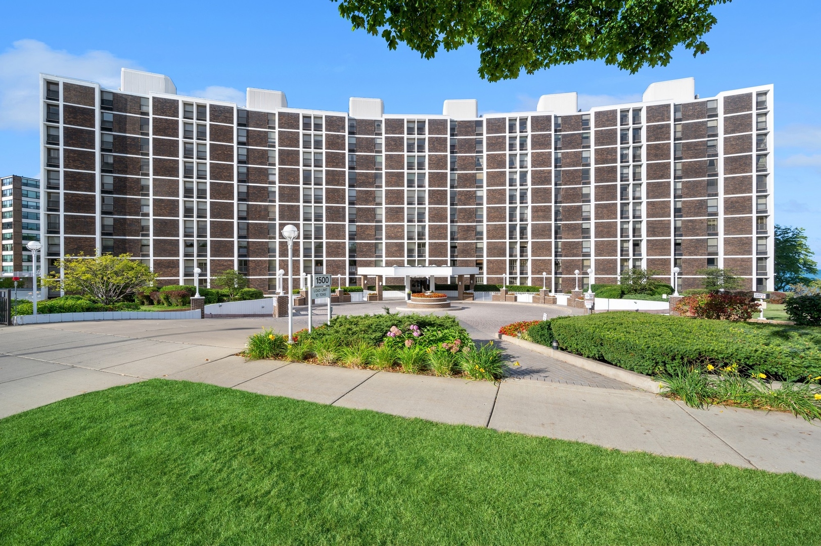 1500 Sheridan Road Unit: 9D