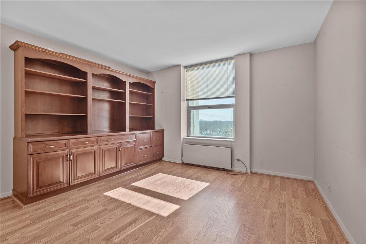 1500 Sheridan Road Unit: 9D