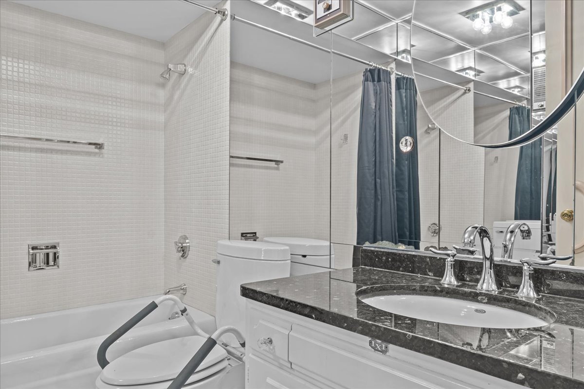 1500 Sheridan Road Unit: 9D