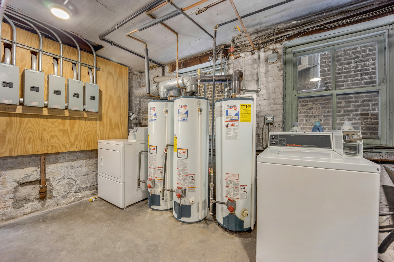 2735 N Magnolia Avenue Unit: 3F