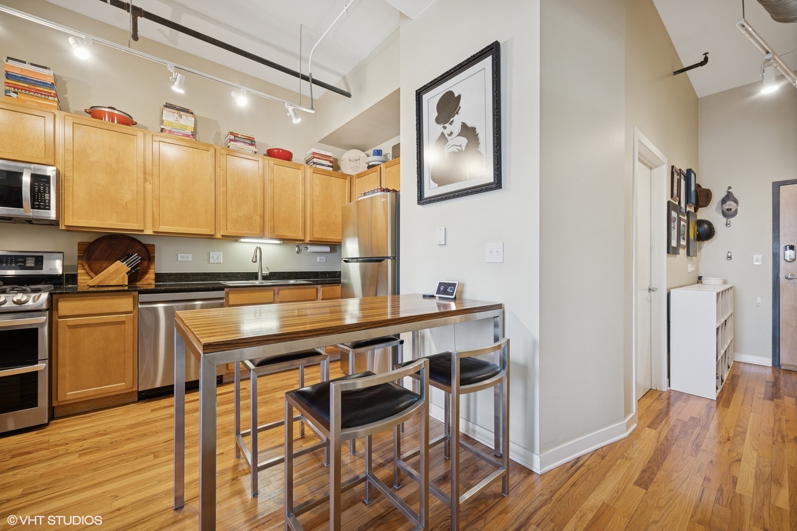 4715 N RACINE Avenue Unit: 405