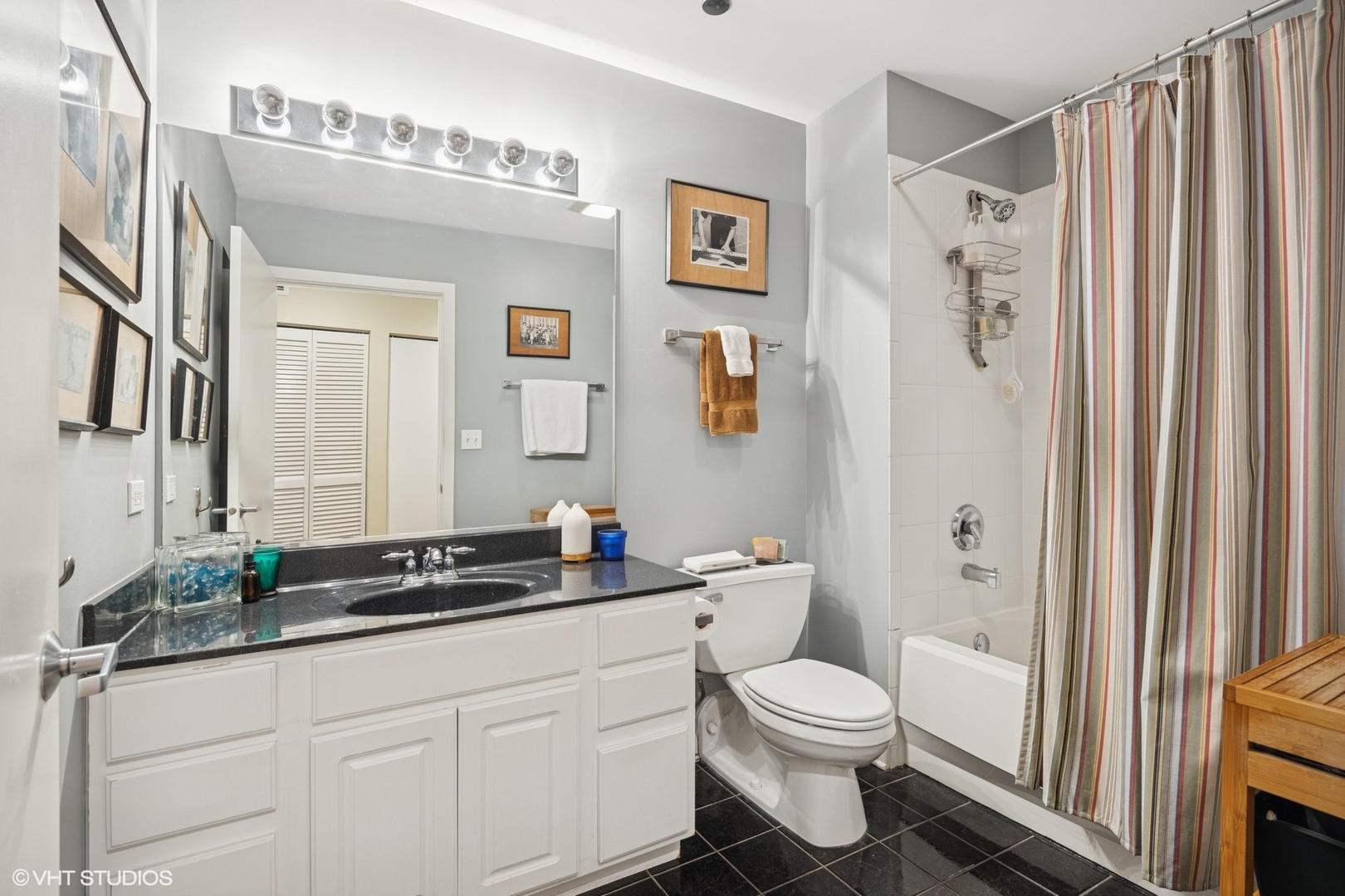 4715 N RACINE Avenue Unit: 405