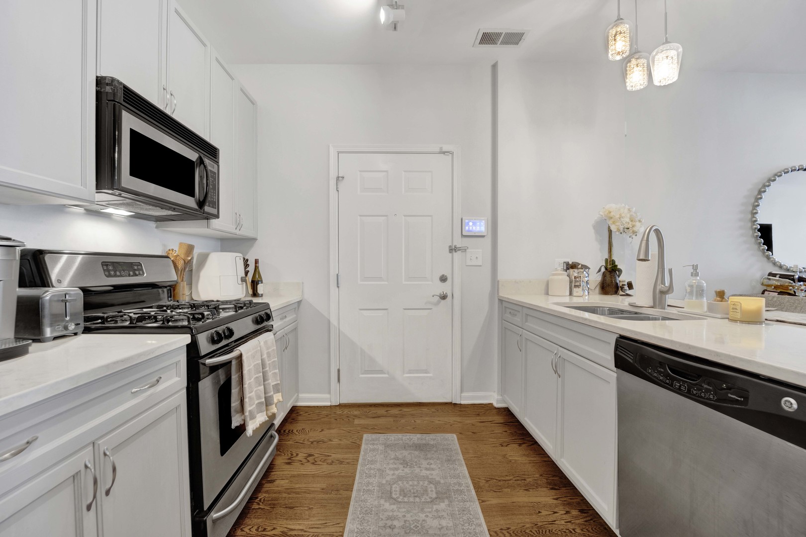 1431 S Halsted Street Unit: 1A