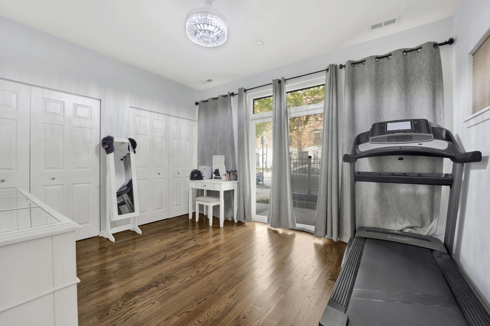 1431 S Halsted Street Unit: 1A