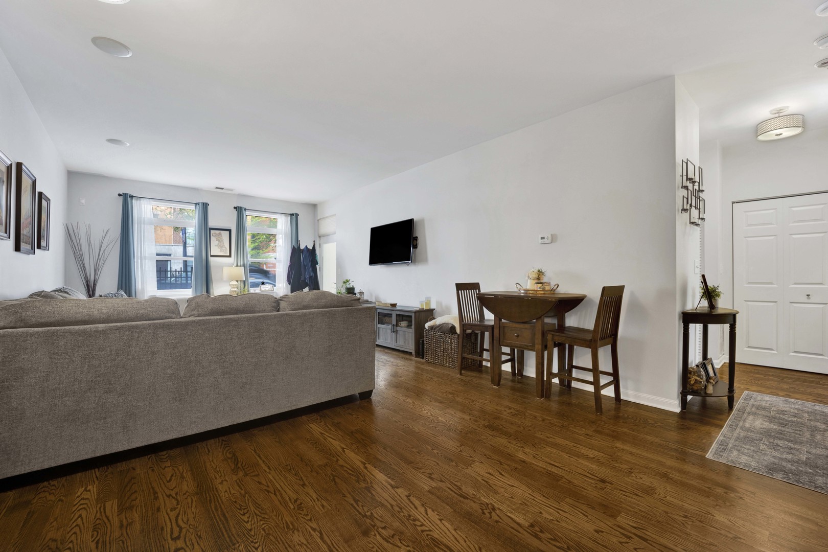 1431 S Halsted Street Unit: 1A