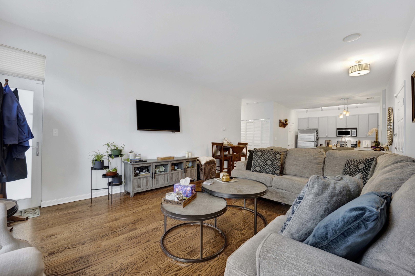 1431 S Halsted Street Unit: 1A
