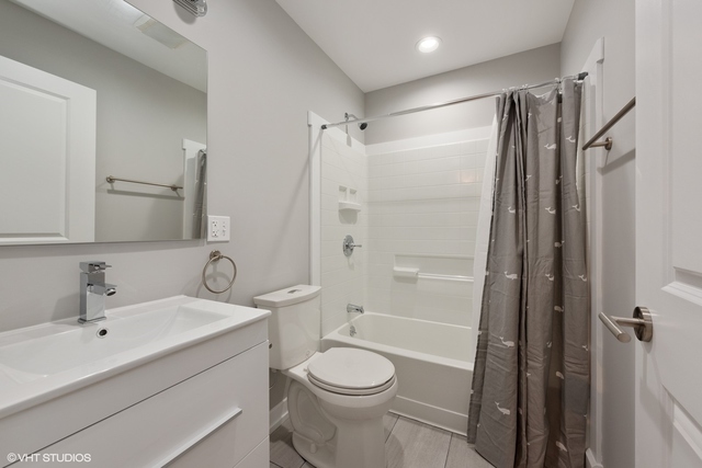 2737 W Evergreen Avenue Unit: 3F