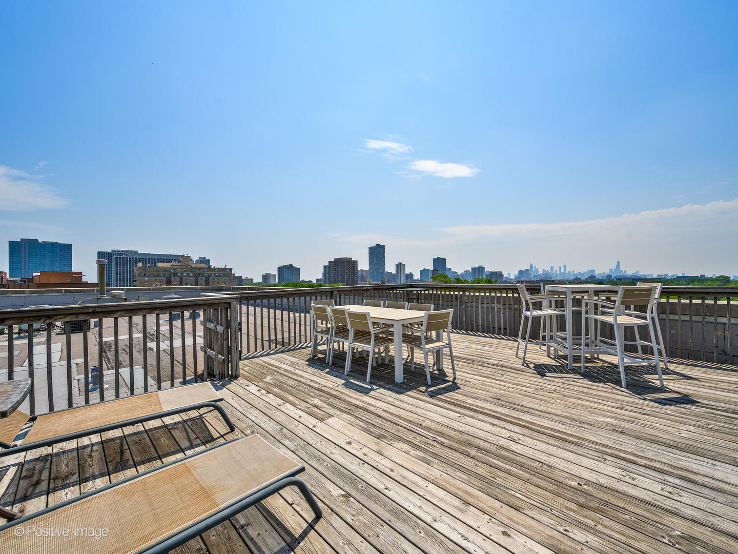 1100 W Montrose Avenue Unit: 207