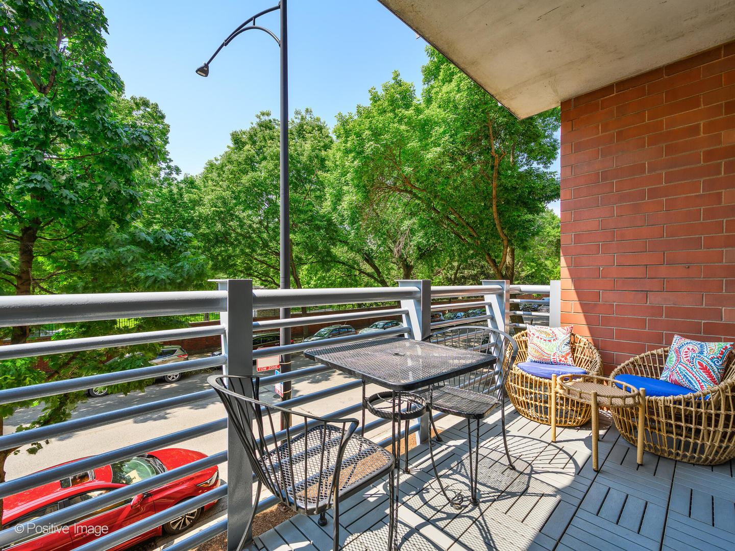 1100 W Montrose Avenue Unit: 207
