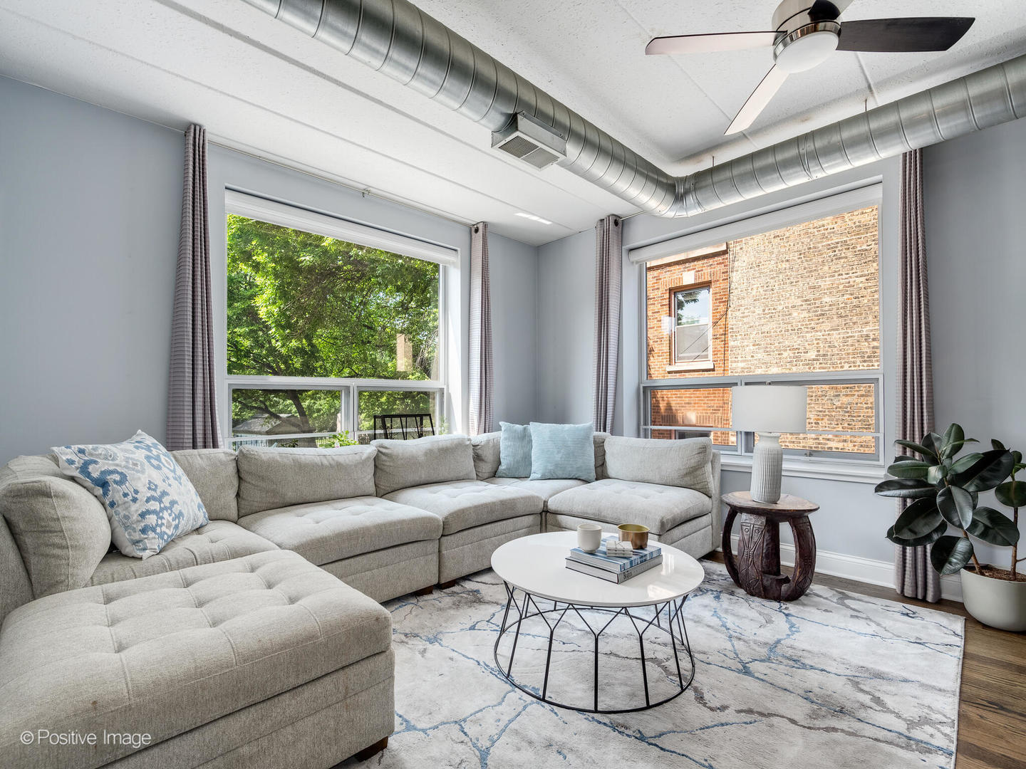1100 W Montrose Avenue Unit: 207