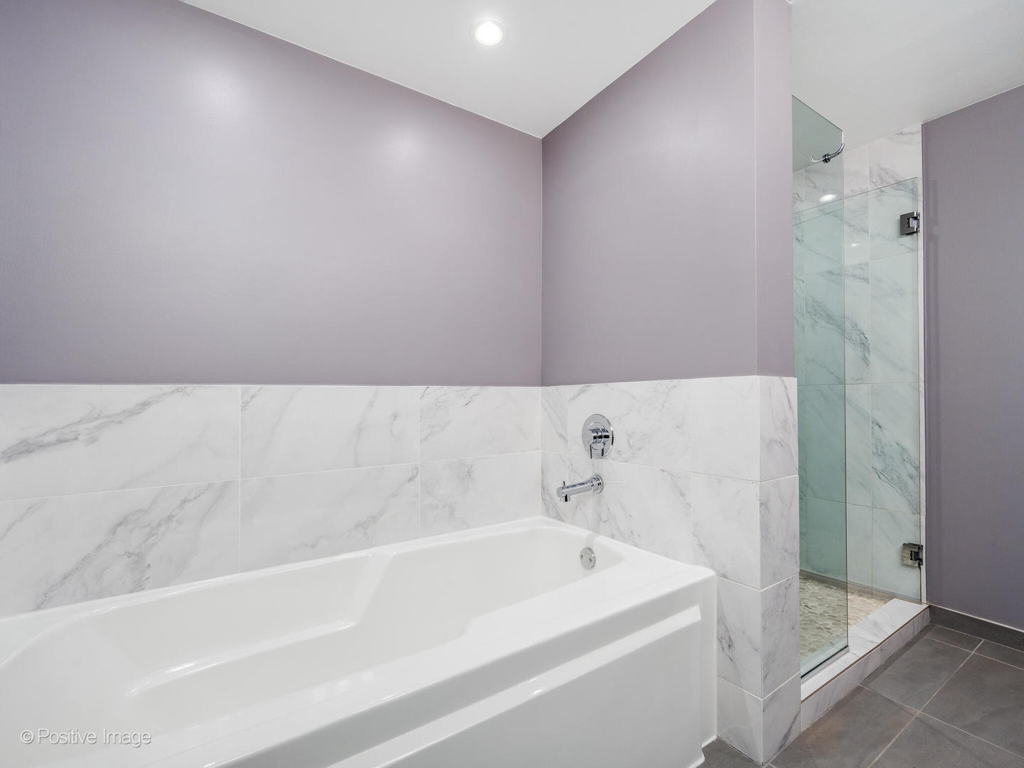 1100 W Montrose Avenue Unit: 207