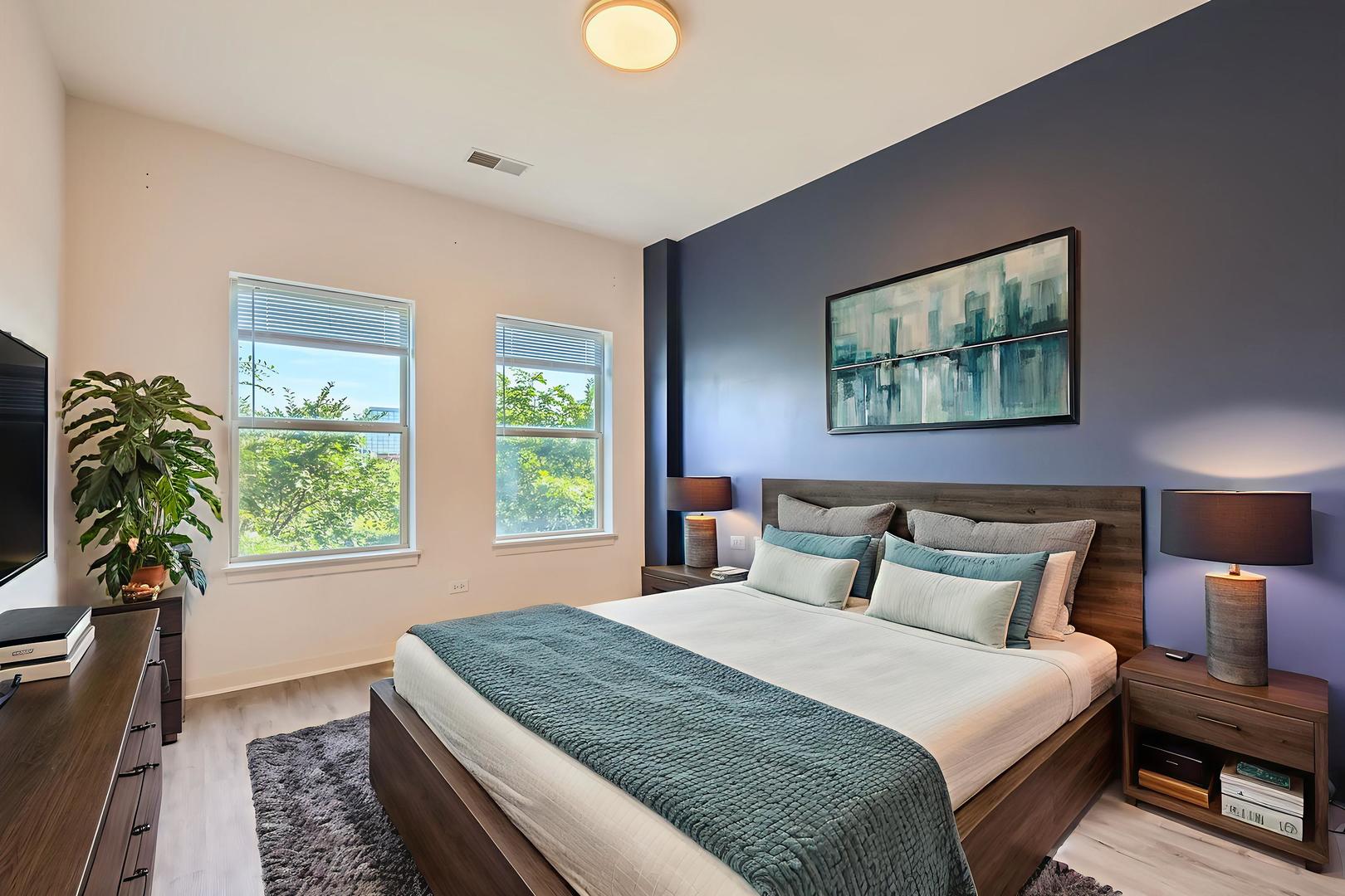 1155 W Roosevelt Road Unit: 406