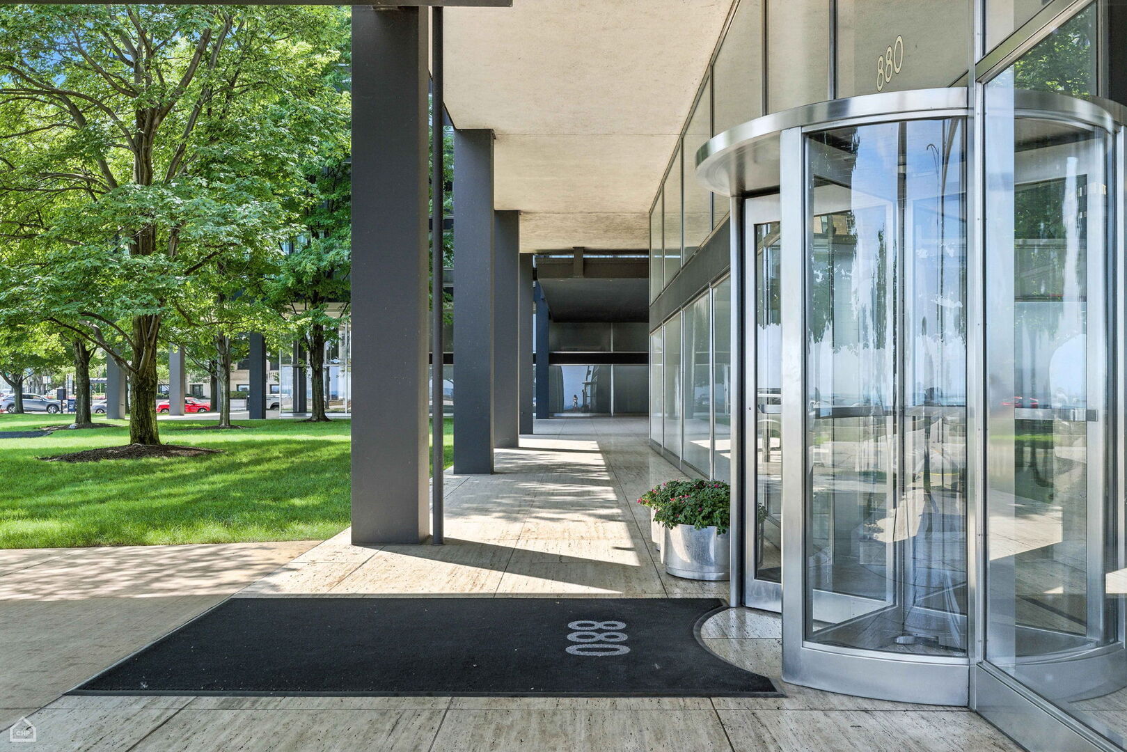 880 N LAKE SHORE Drive Unit: 14CD