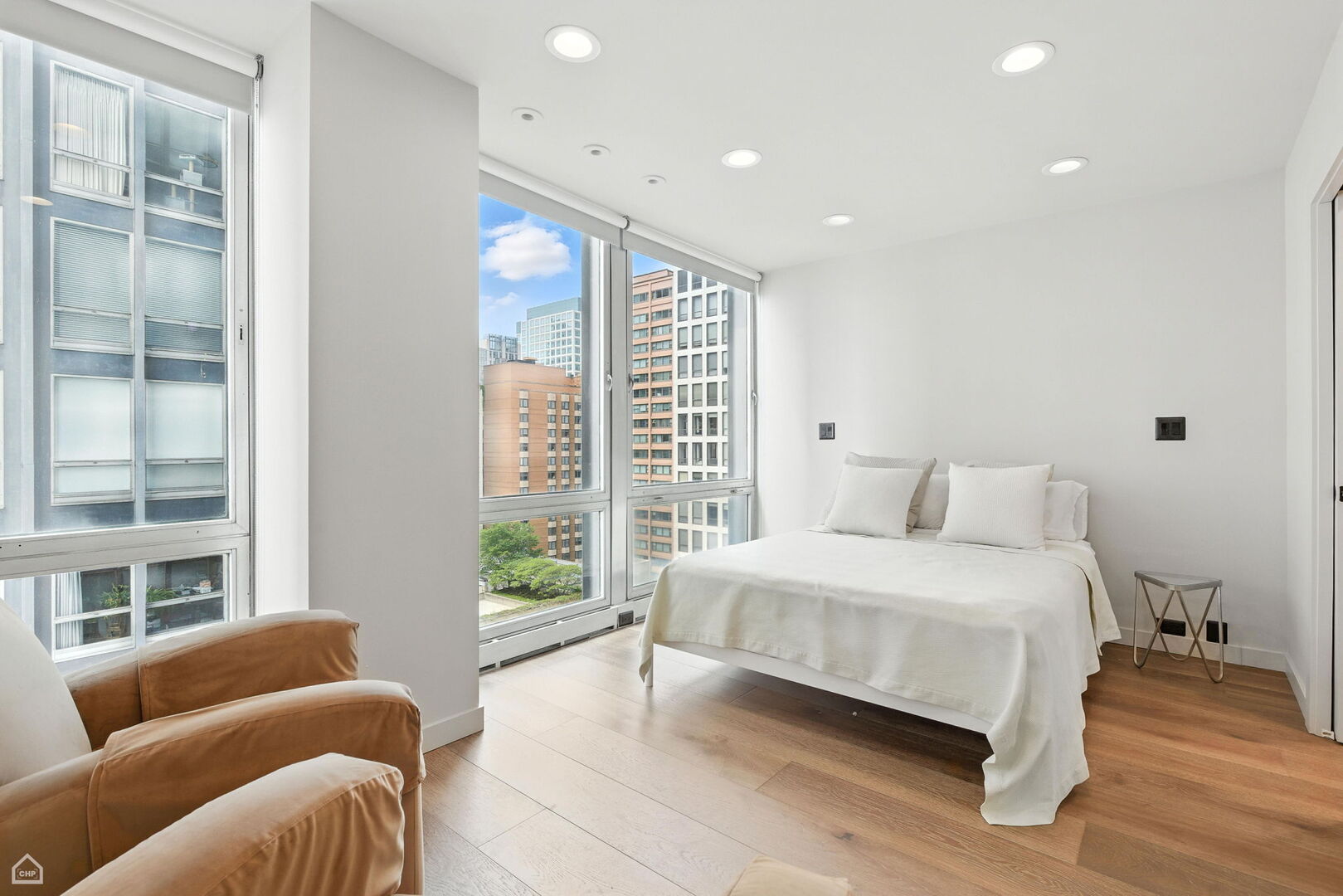 880 N LAKE SHORE Drive Unit: 14CD