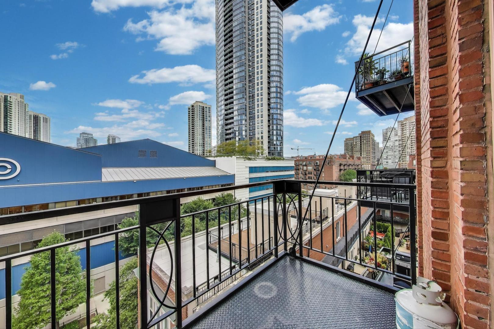 360 W Illinois Street Unit: 503