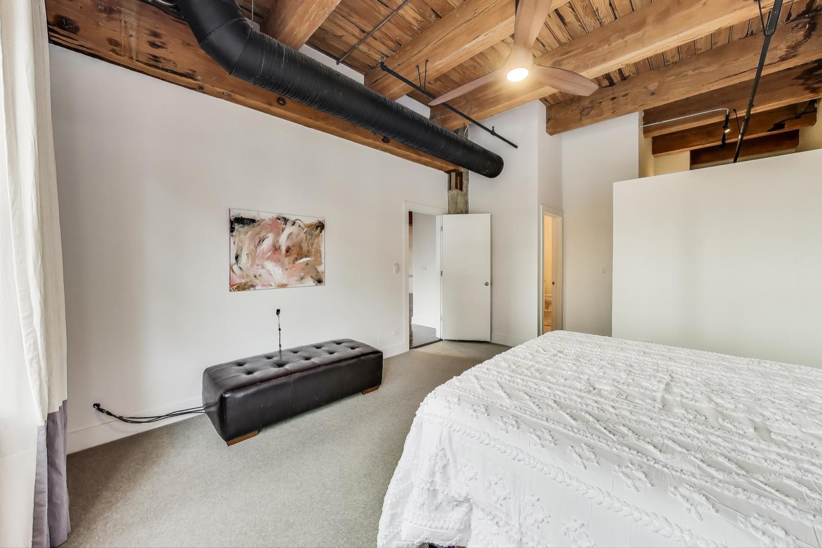 360 W Illinois Street Unit: 503