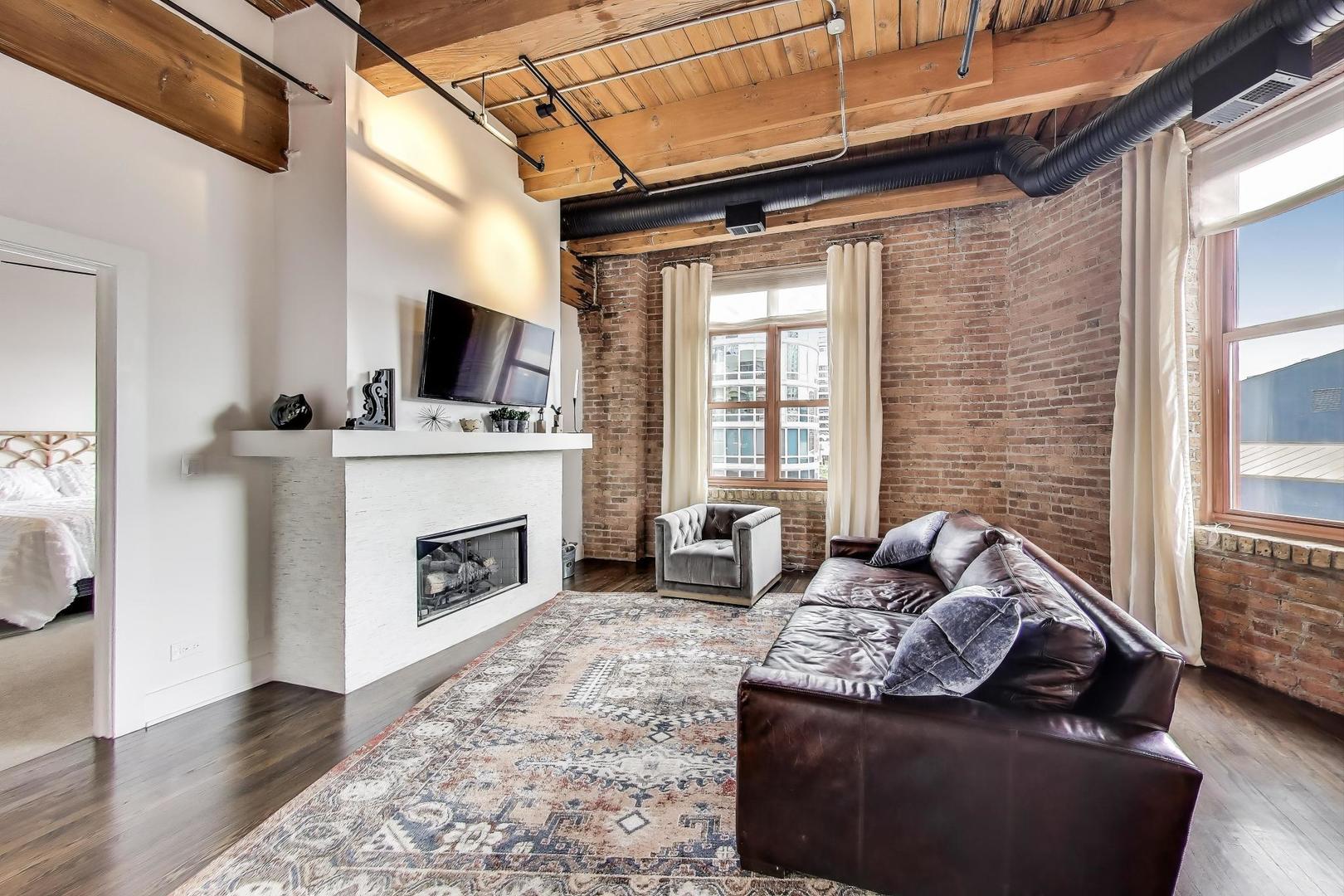 360 W Illinois Street Unit: 503