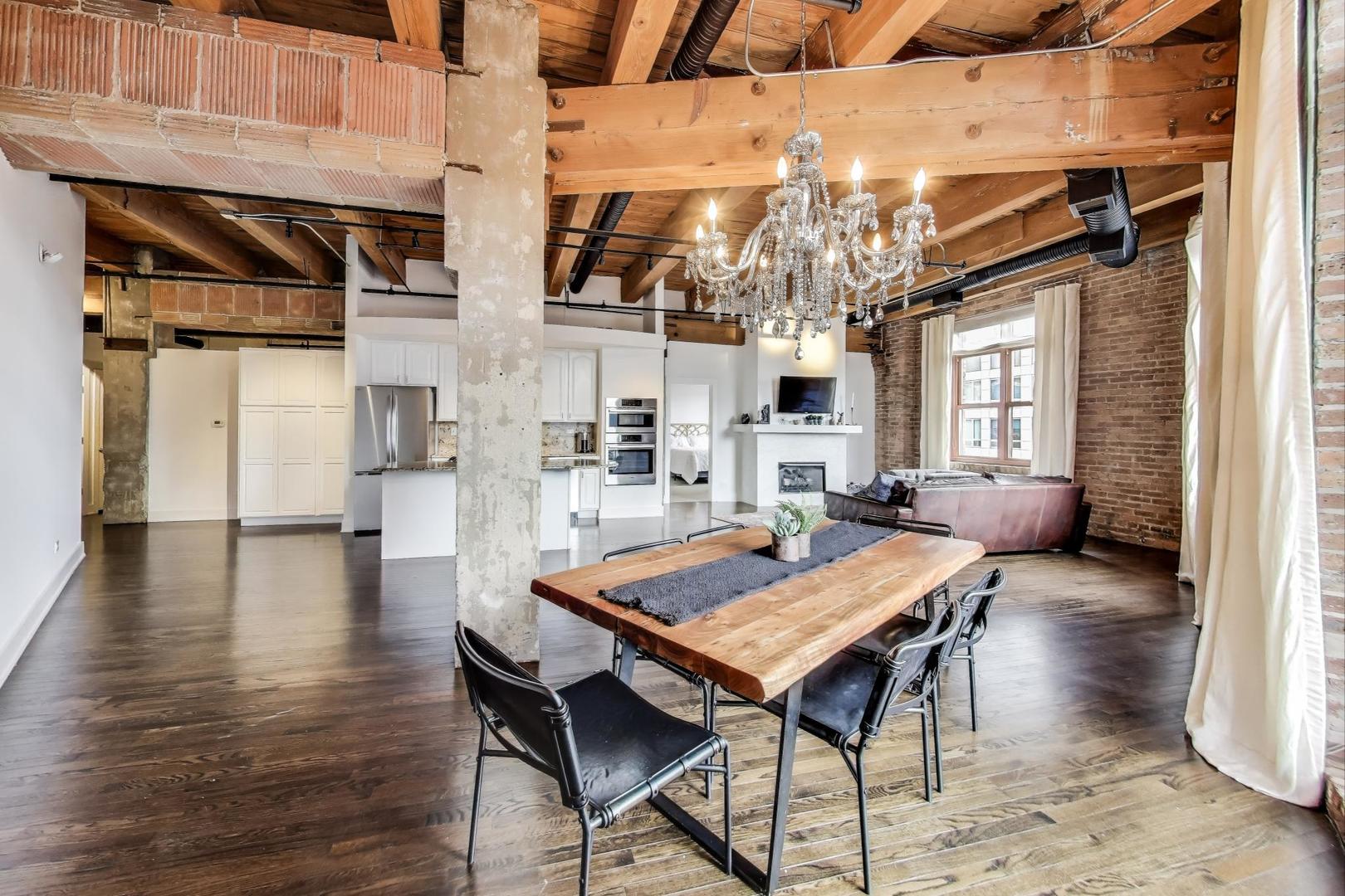 360 W Illinois Street Unit: 503