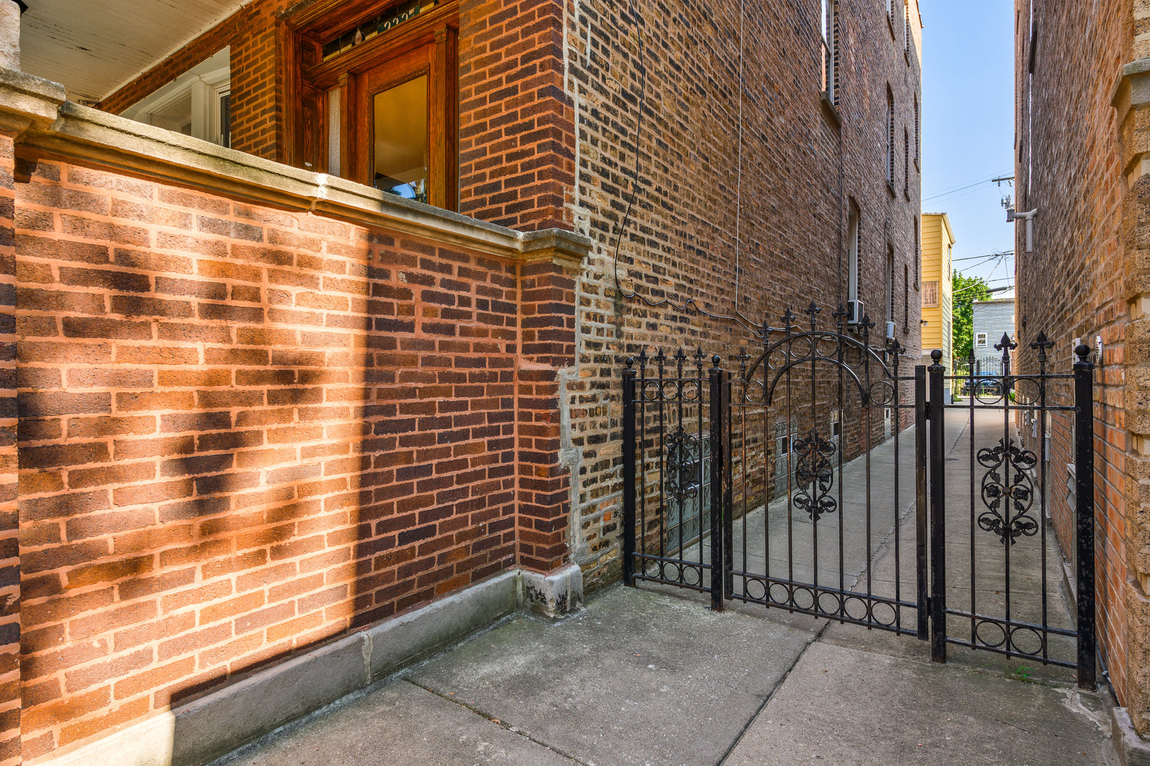 2337 W Thomas Street