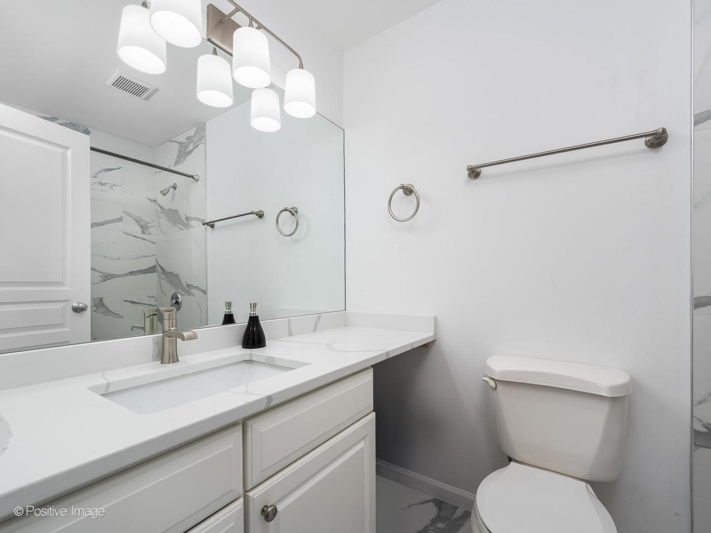 1645 W School Street Unit: 418
