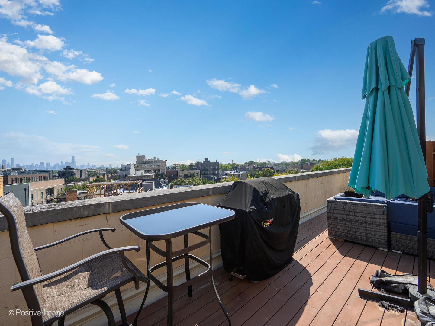 1645 W School Street Unit: 418