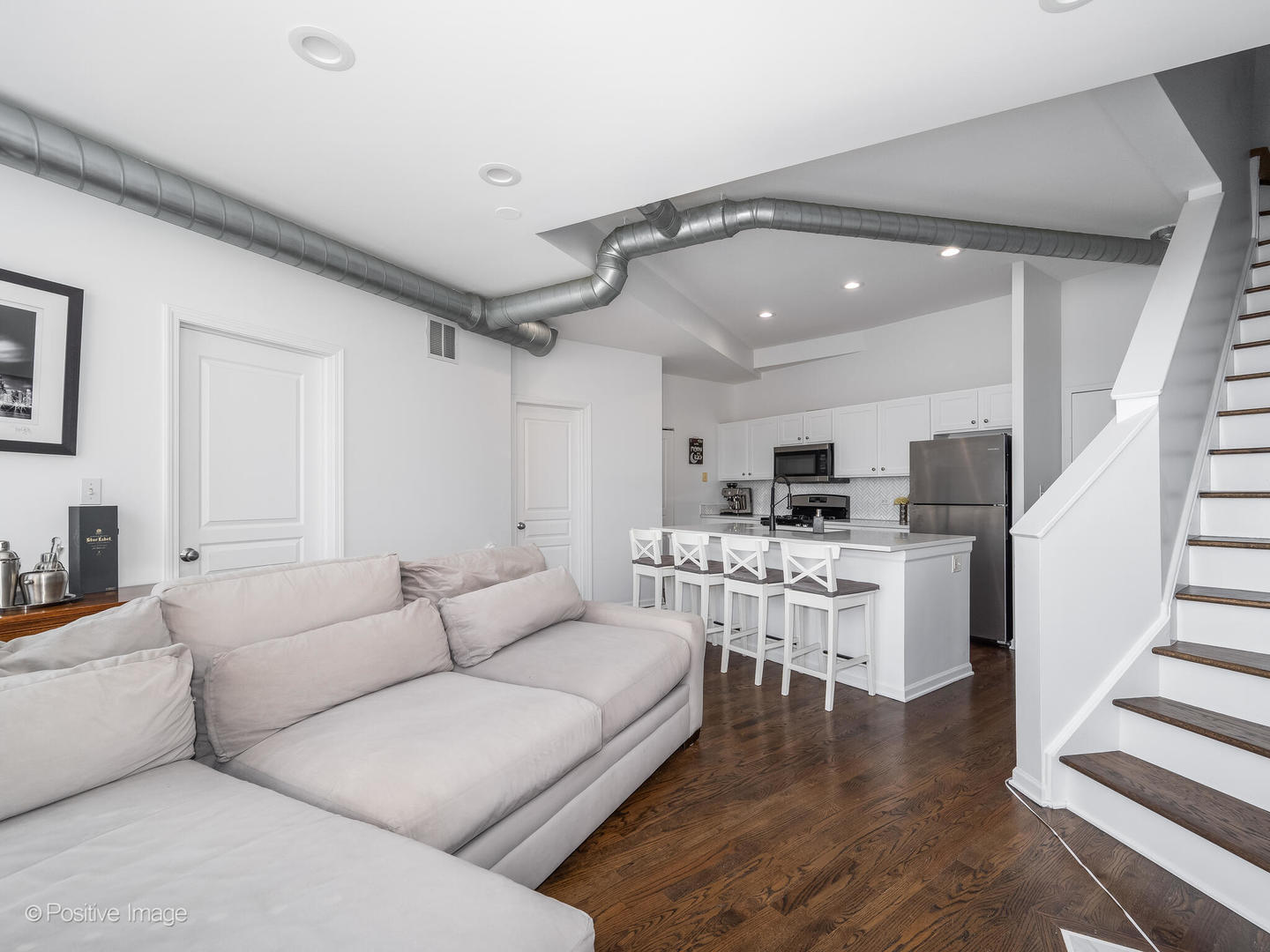 1645 W School Street Unit: 418
