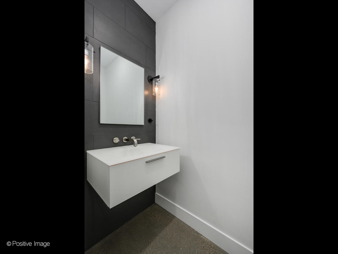 900 W Washington Boulevard Unit: 302
