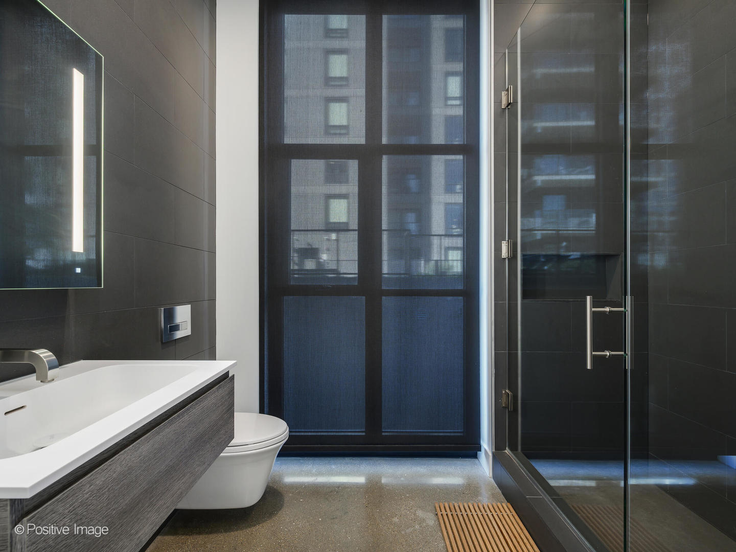 900 W Washington Boulevard Unit: 302