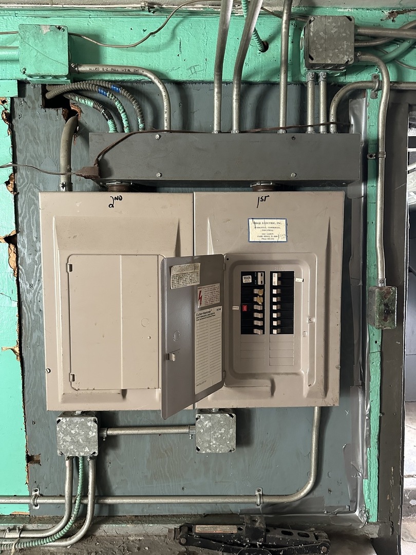 2712 N Oak Park Avenue