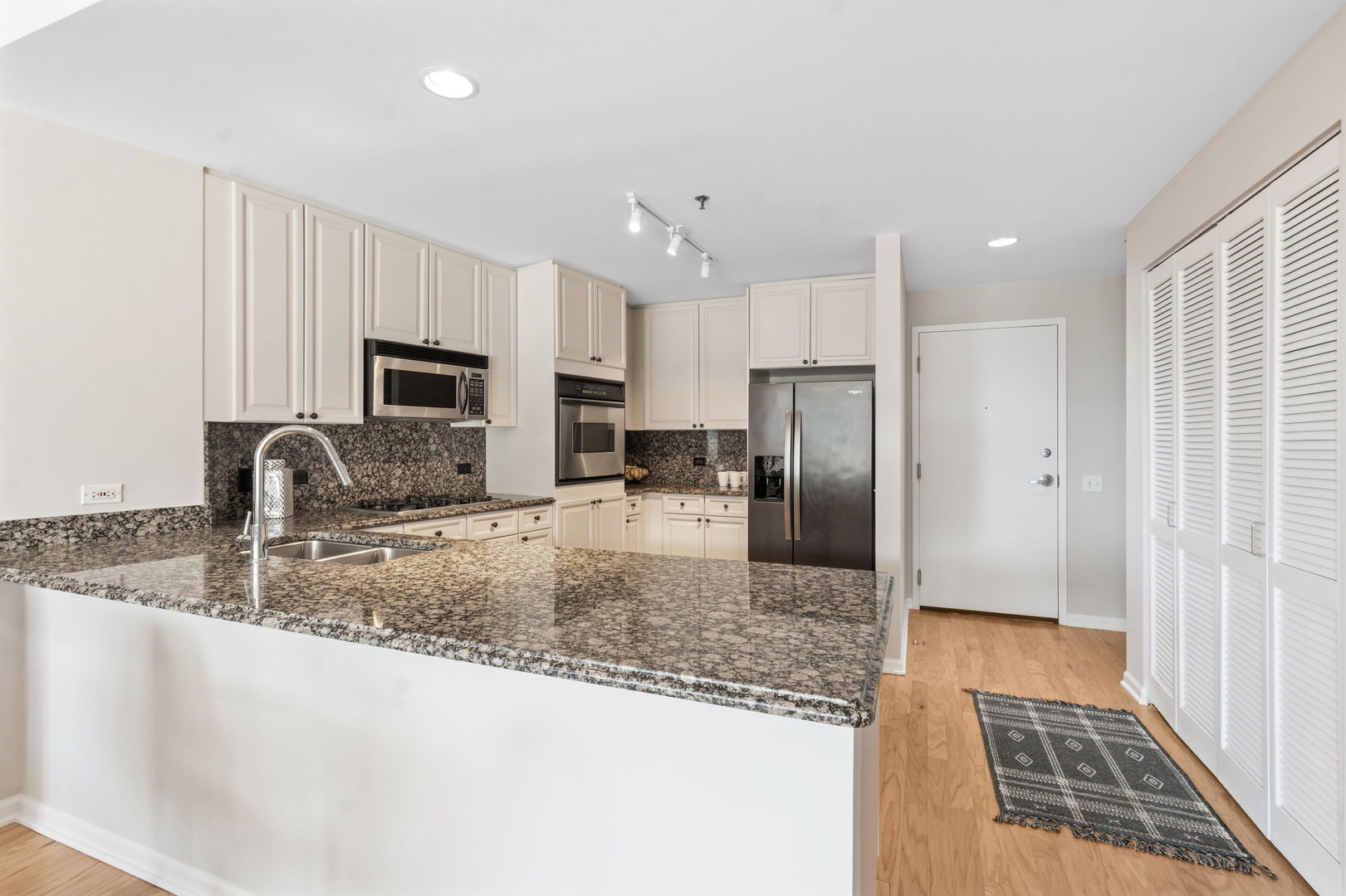 1515 S Prairie Avenue Unit: 508