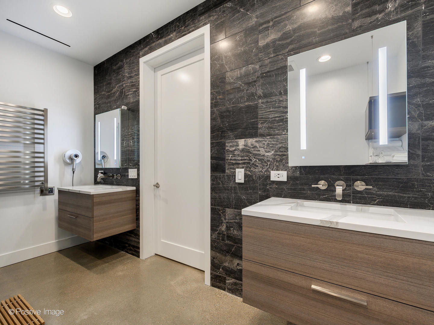 900 W Washington Boulevard Unit: 302