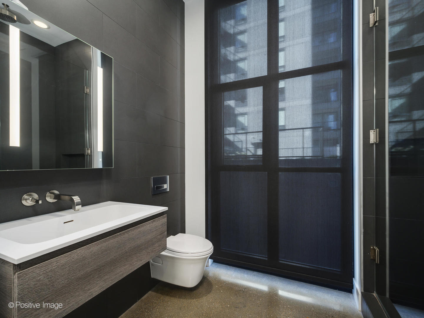 900 W Washington Boulevard Unit: 302