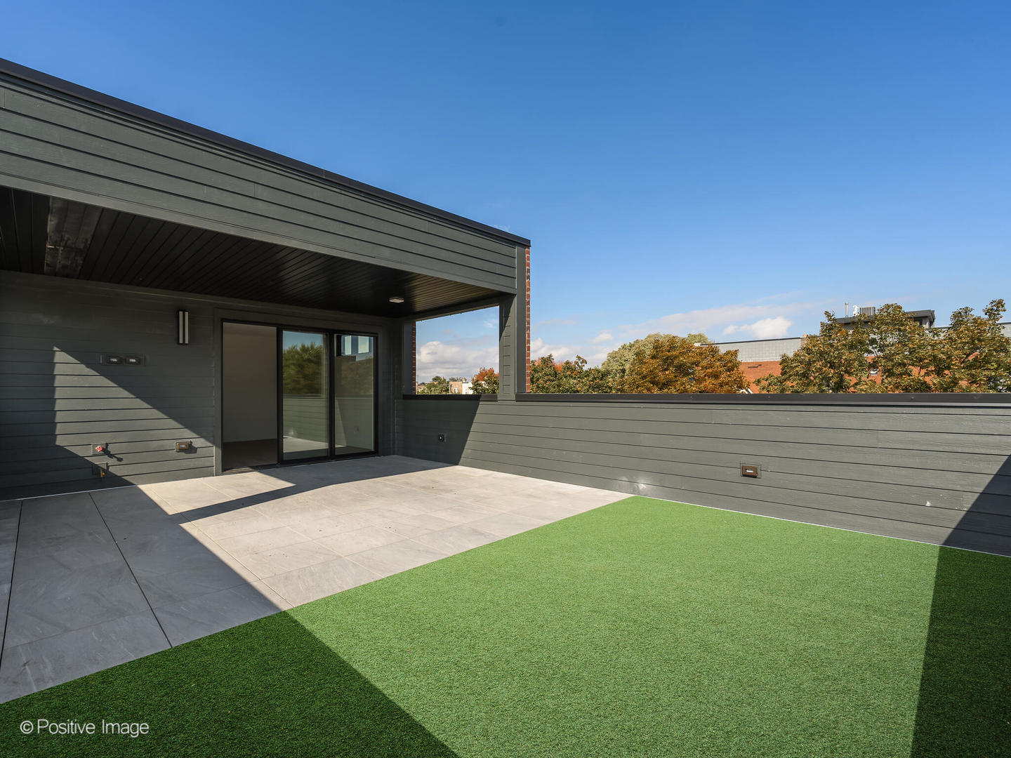 825 N Leavitt Street