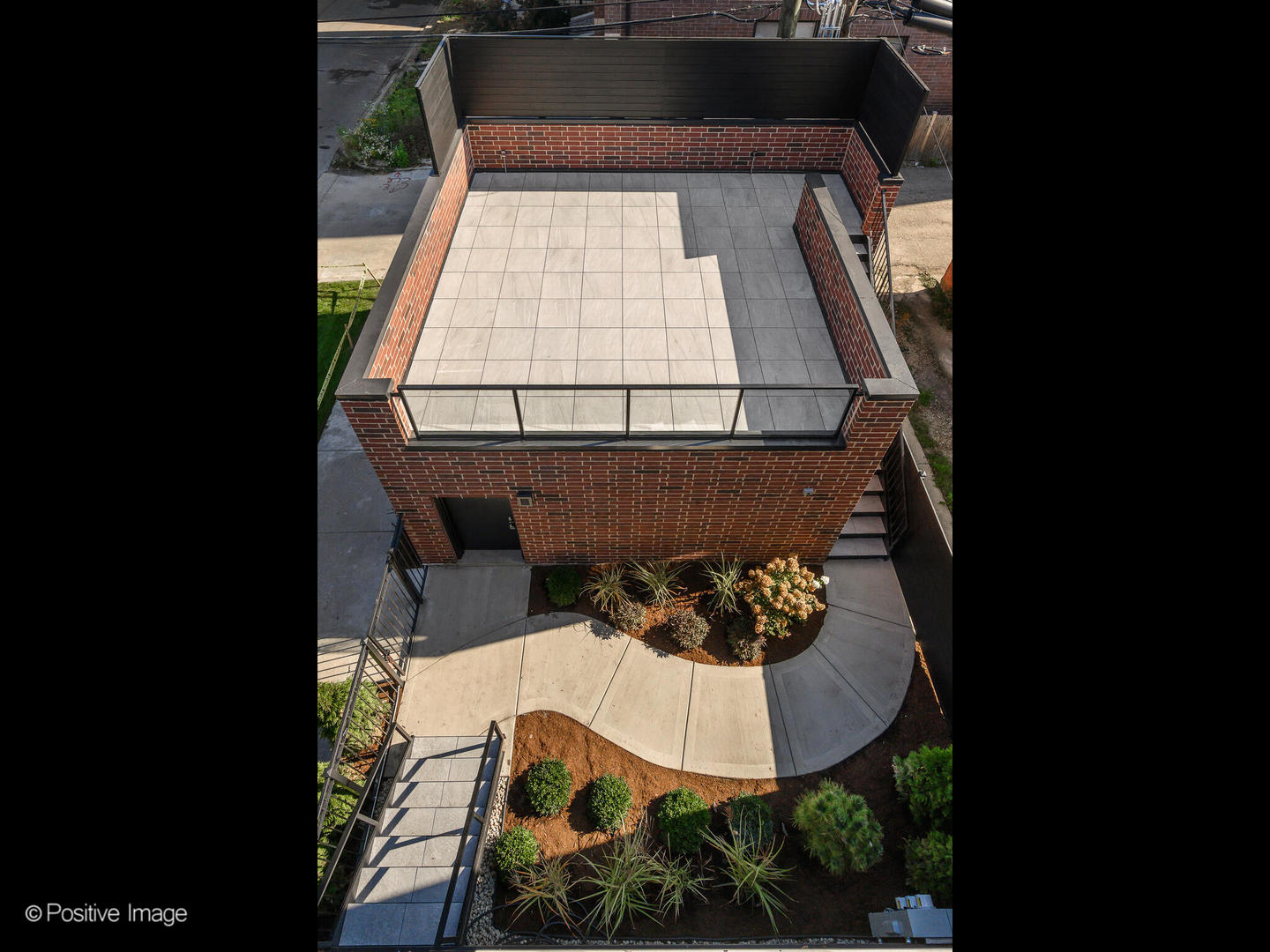 825 N Leavitt Street