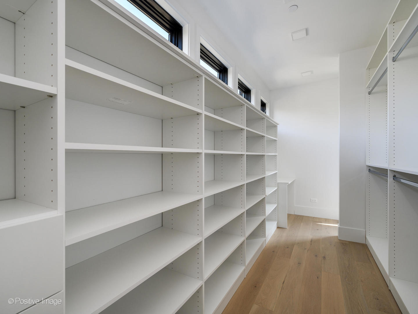 825 N Leavitt Street