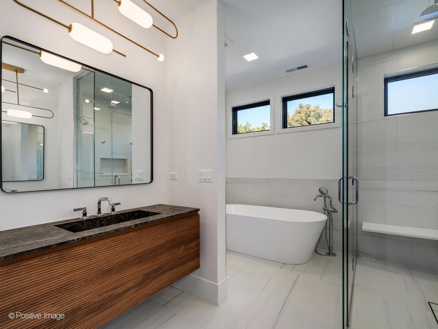 825 N Leavitt Street