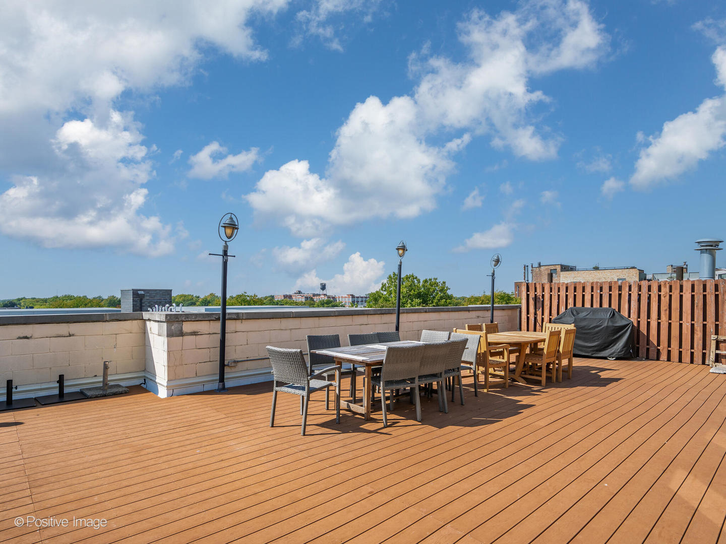 1645 W School Street Unit: 418