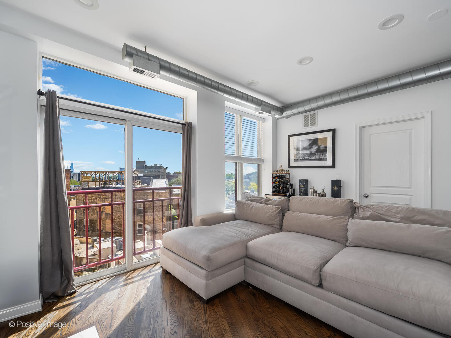 1645 W School Street Unit: 418