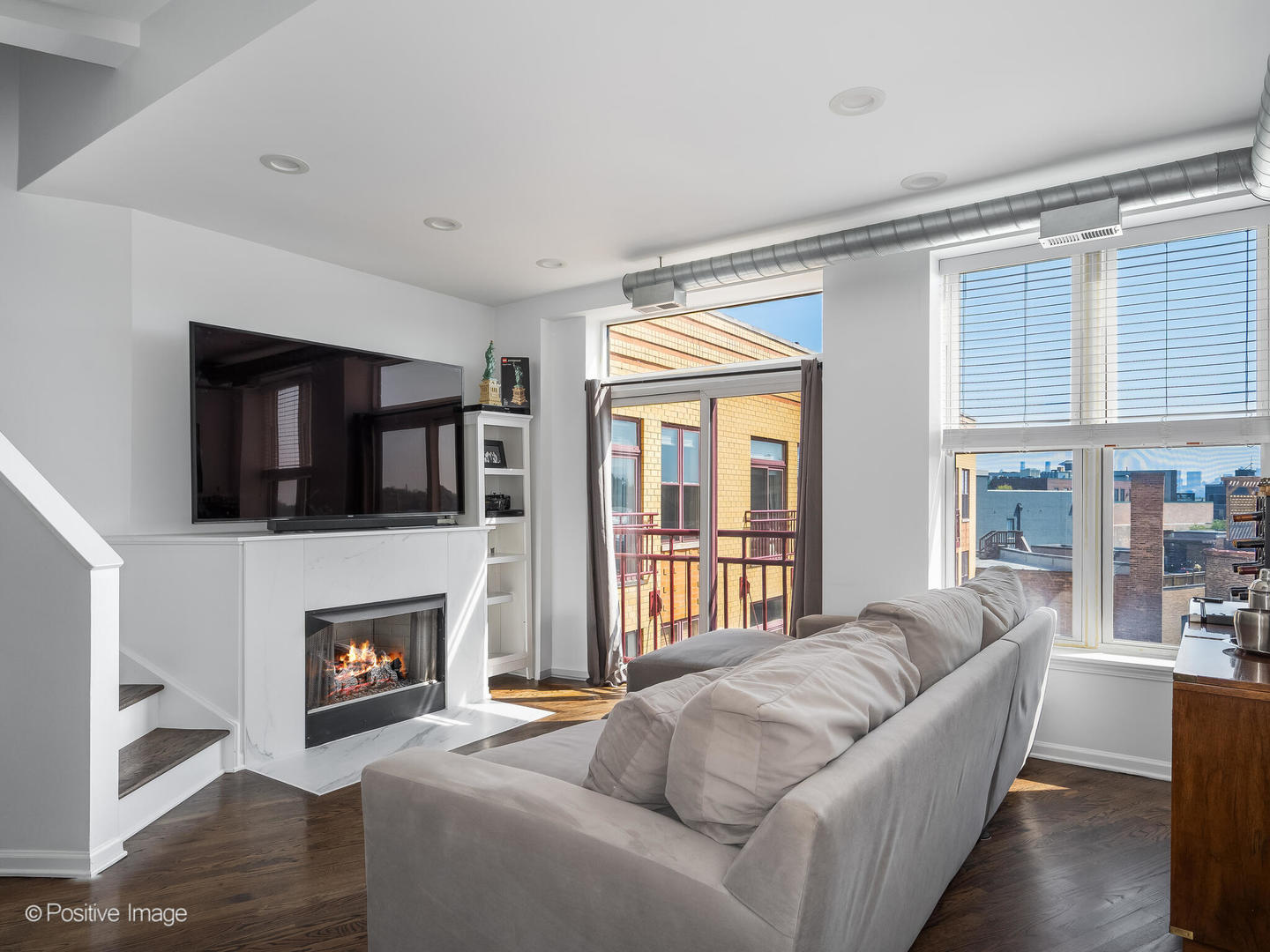 1645 W School Street Unit: 418