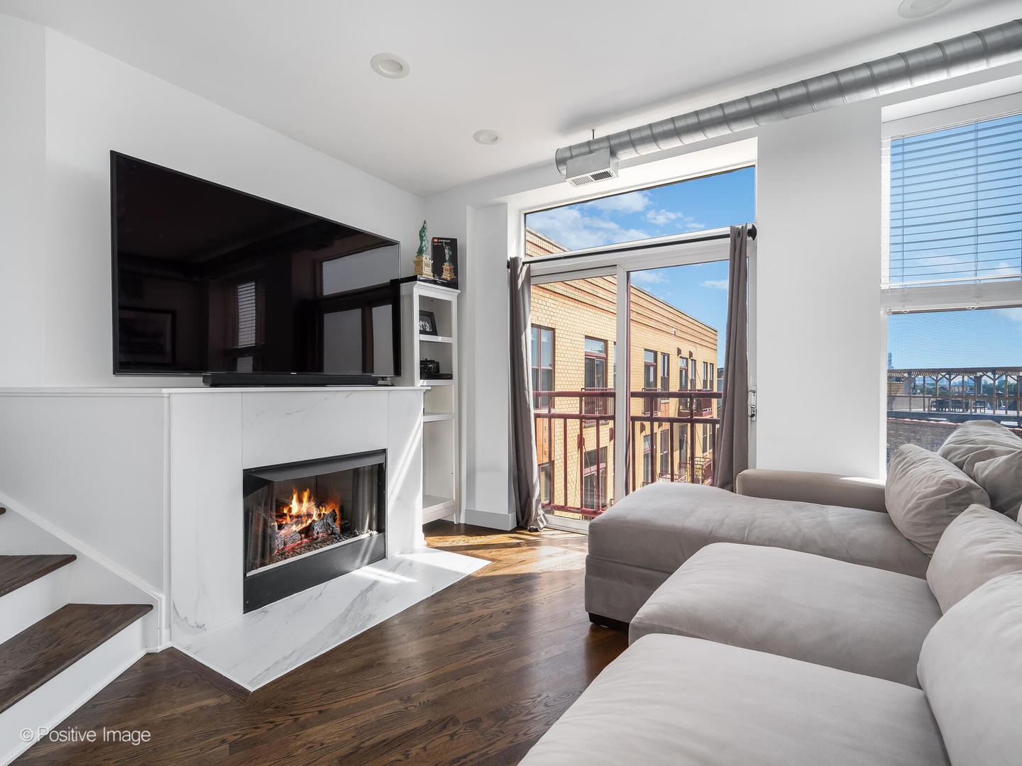 1645 W School Street Unit: 418