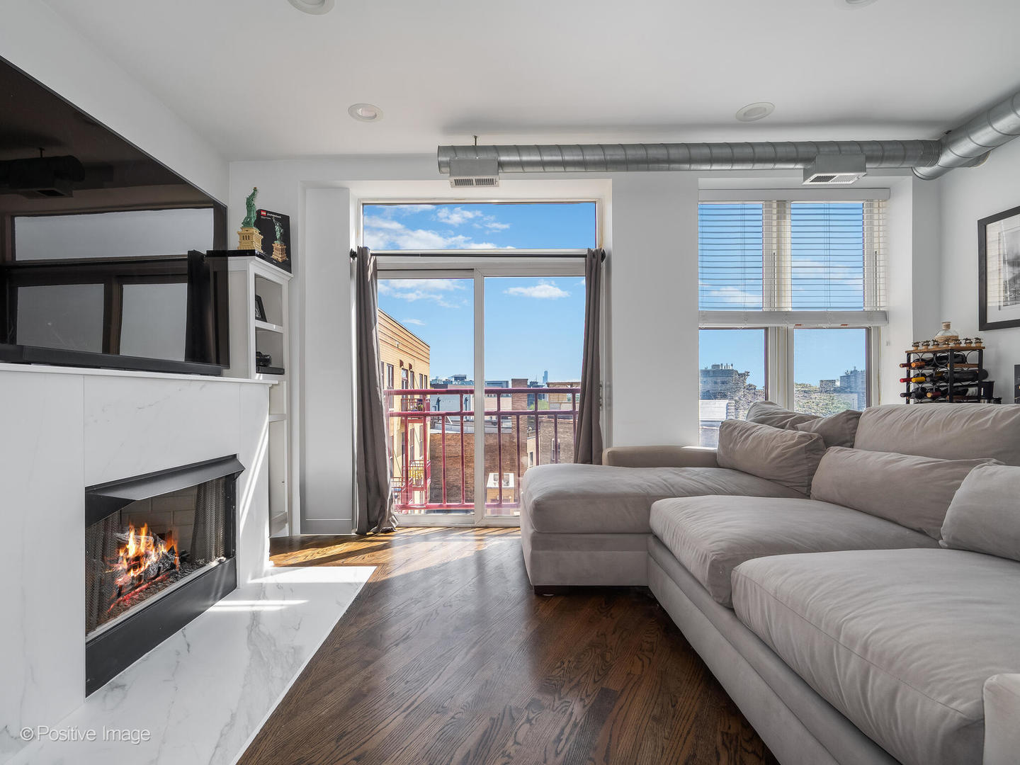 1645 W School Street Unit: 418