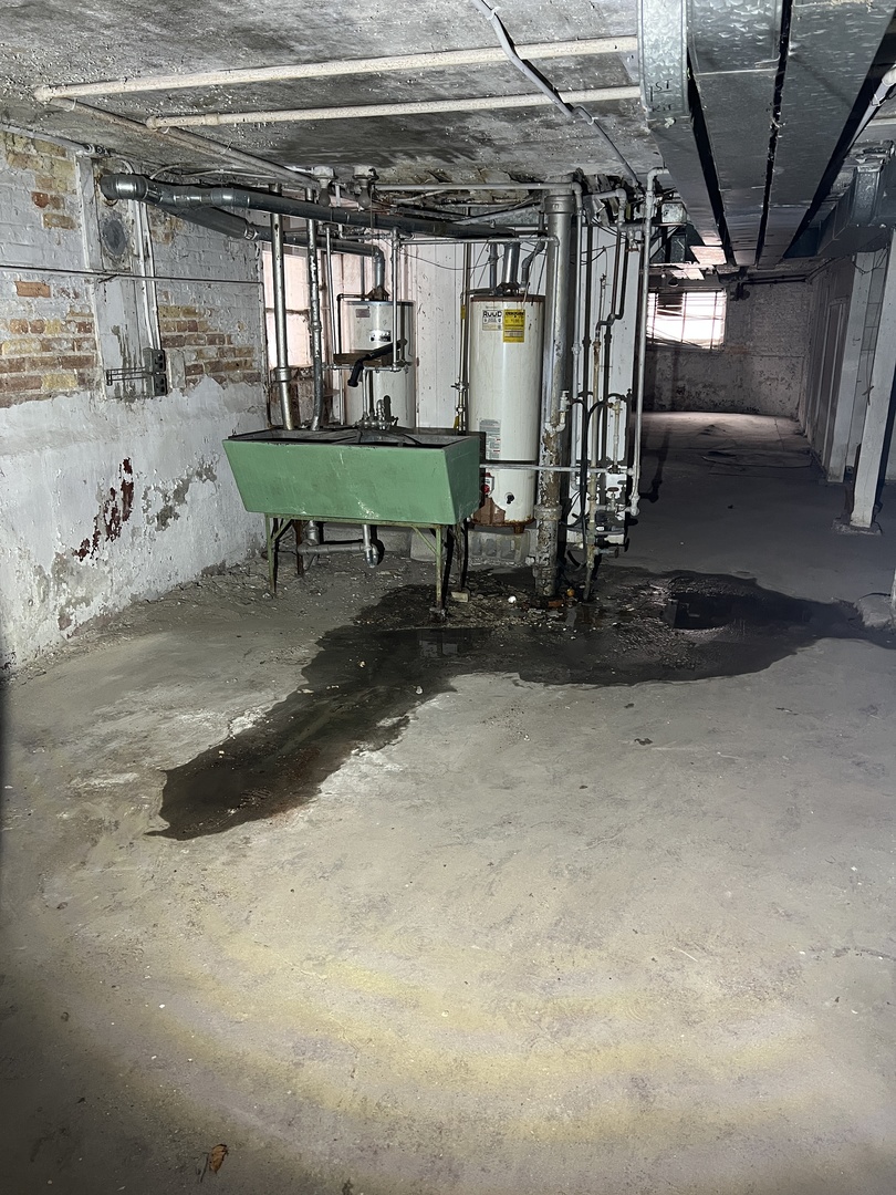 2309 N Springfield Avenue