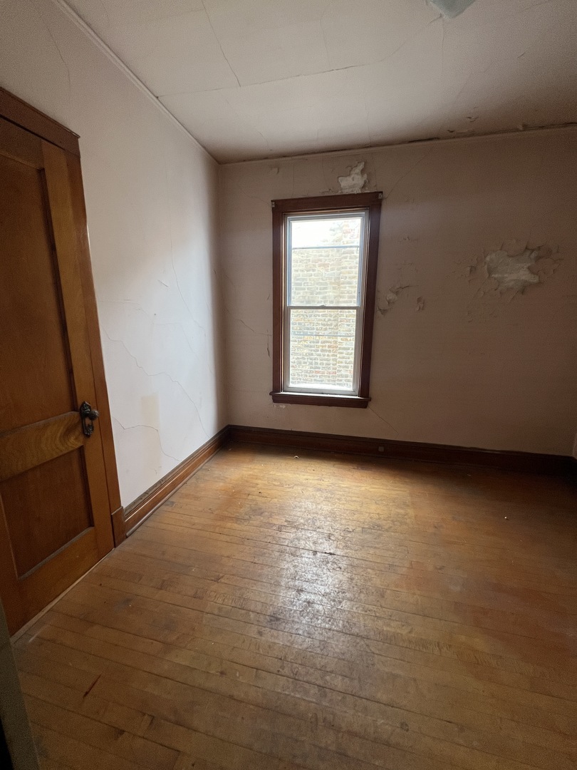 2309 N Springfield Avenue