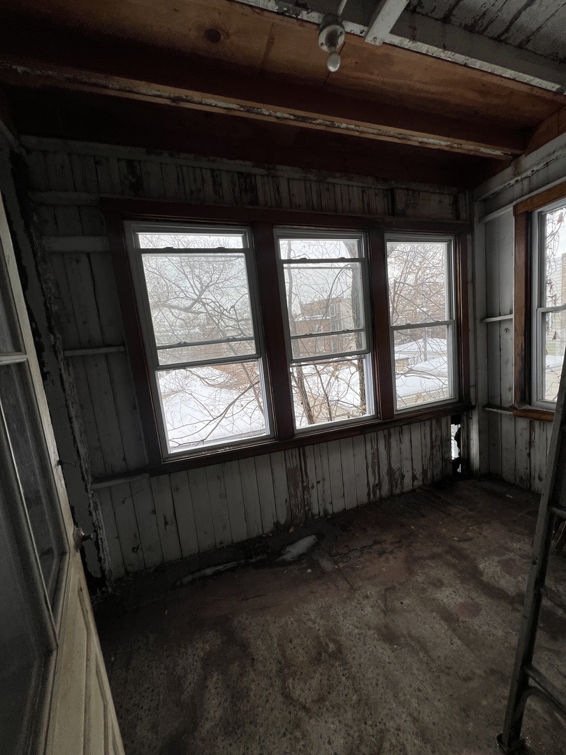 2309 N Springfield Avenue