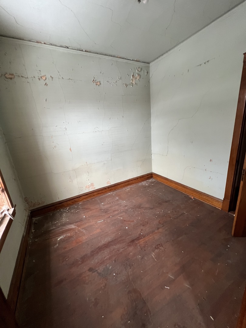 2309 N Springfield Avenue