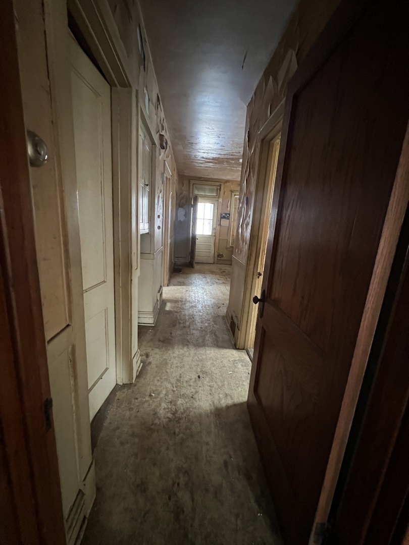 2309 N Springfield Avenue