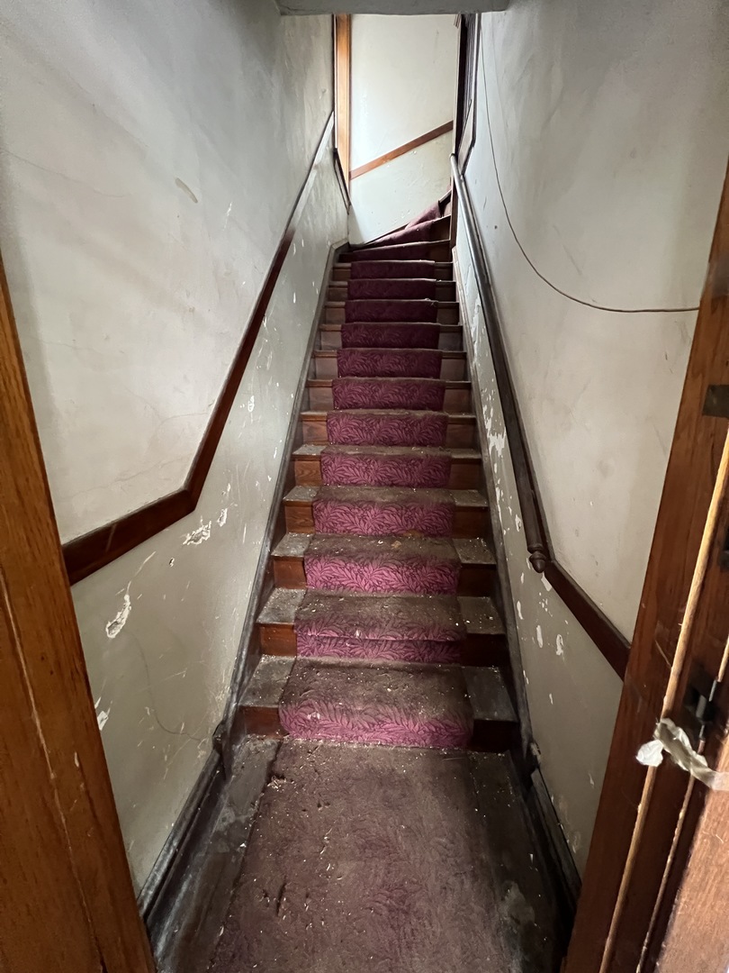 2309 N Springfield Avenue