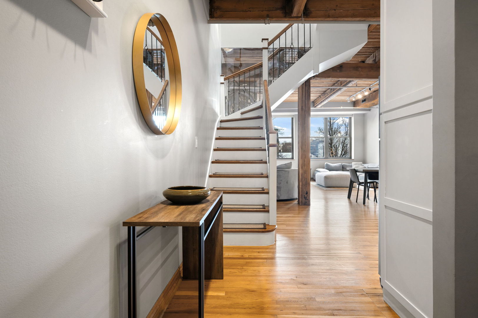 1101 W Armitage Avenue Unit: 204