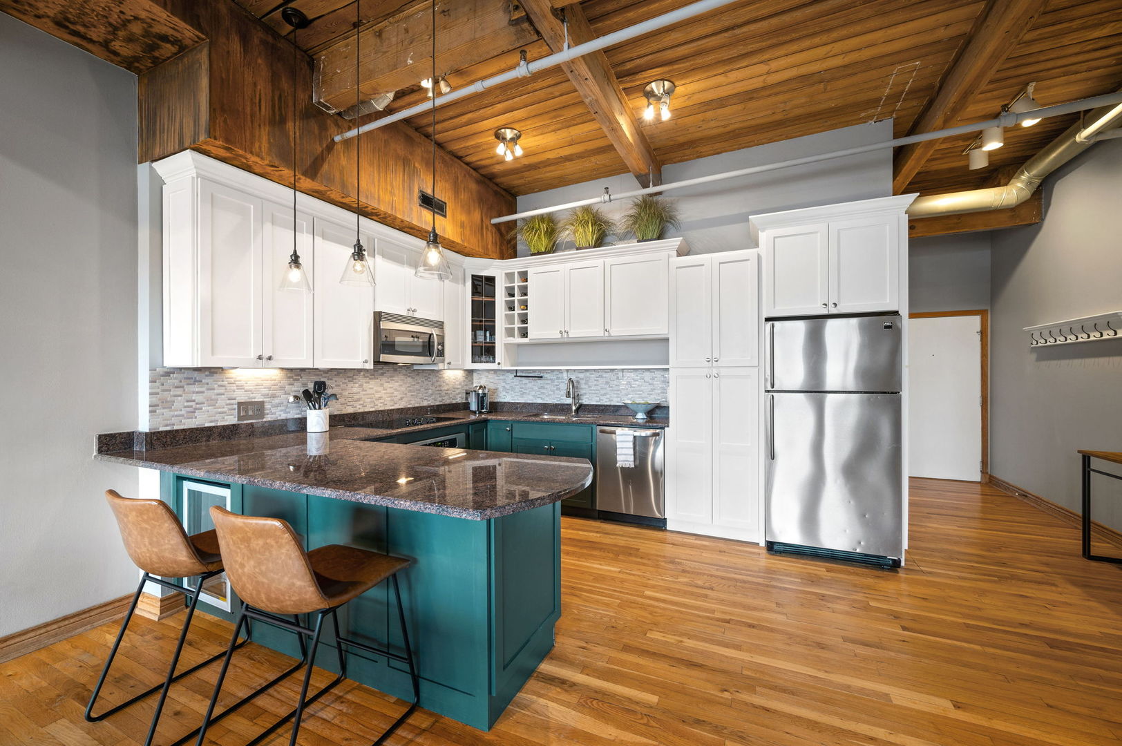 1101 W Armitage Avenue Unit: 204