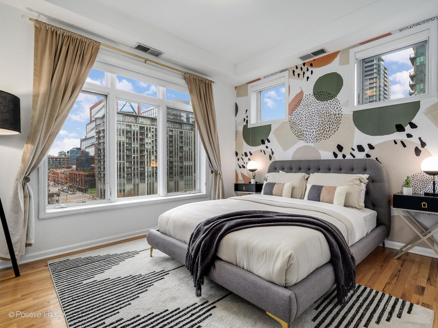 657 W Fulton Street Unit: 708